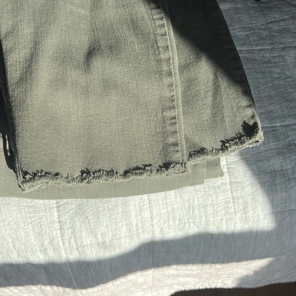 Green jeans, vineyard vines size 14 - Picture 3 of 3